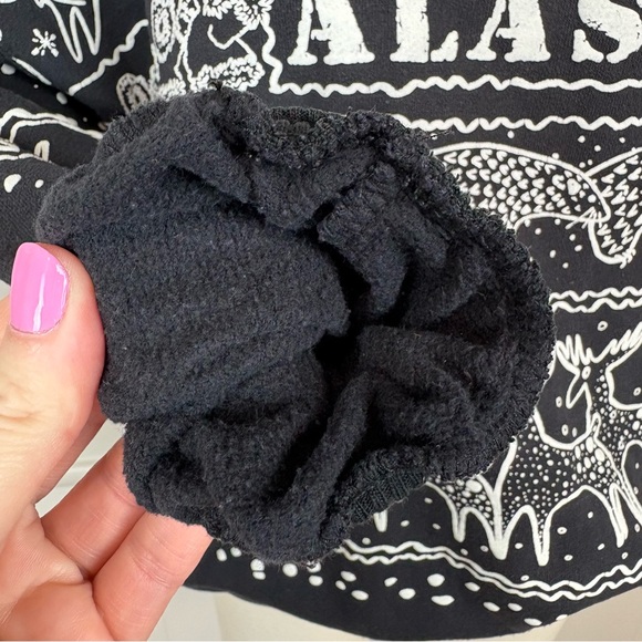 Caribe Sportswear Vintage Alaska Sweatshirt Black Sz L Reindeer Eskimo Snow 80's - Picture 9 of 16